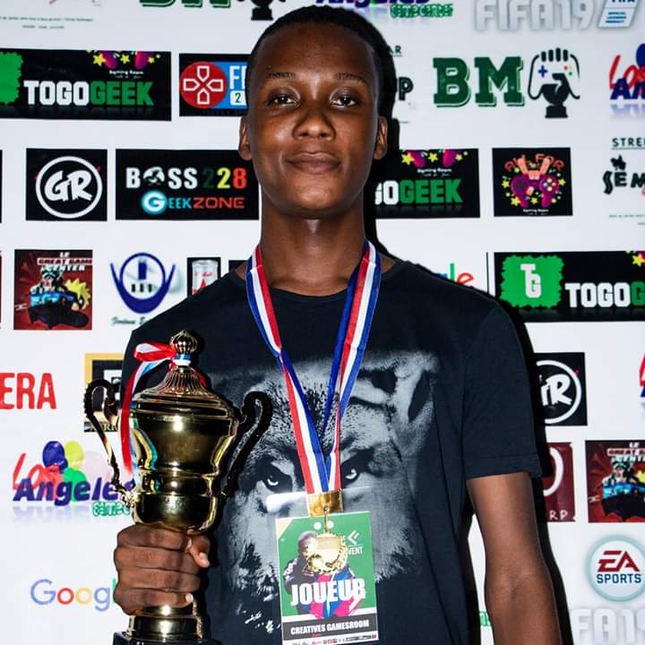 Grande finale de la première édition du tournoi du jeu vidéo Lomé ''FIFA EVENT 2O19'': DODO remporte la super coupe PS4